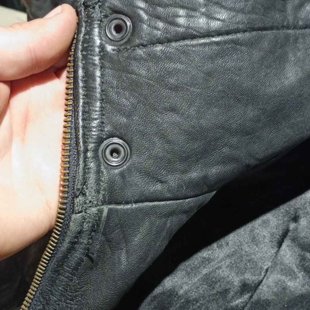 Black leather jacket - Picture 7 of 10